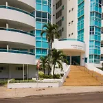 Laguito Beach - Livin Colombia